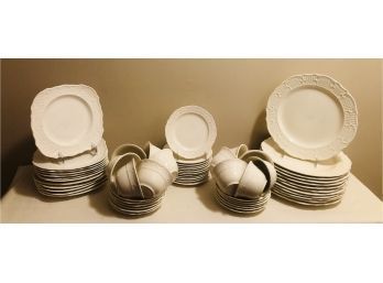 Canonsburg Pottery Dinnerware Service For 12