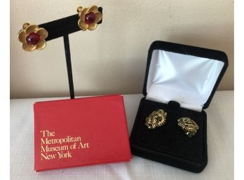 Vintage Signed Metropolitan Museum Of Art Earrings