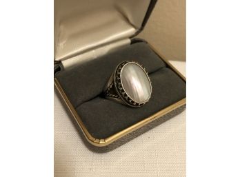 Sterling Silver Mother Of Pearl Ring (9.5 Grams)