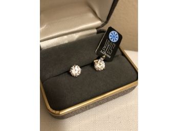 NEW! 14K Gold Signity Star Signed CZ Studs (1.6 Grams)