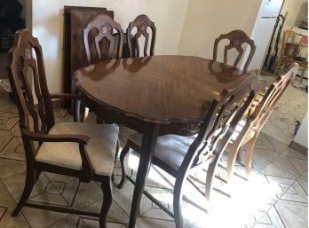 Vintage Bassett Furniture Dining Room Set & Table Pads