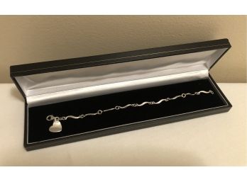 Sterling Silver Heart Charm Bracelet (6.6 Grams)