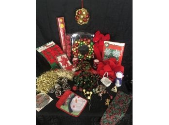 Christmas Wreaths & Decor