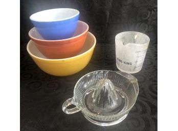 Vintage Pyrex & Kitchenware
