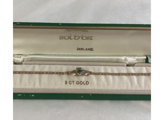 Vintage 9K Gold Claddagh Bracelet (2.7 Grams)