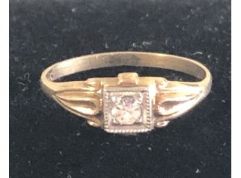 Antique 10K Gold Ring (0.6 Grams)