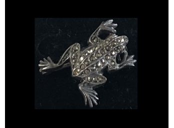 Vintage Sterling Marcasite Frog Brooch (4.3 Grams)