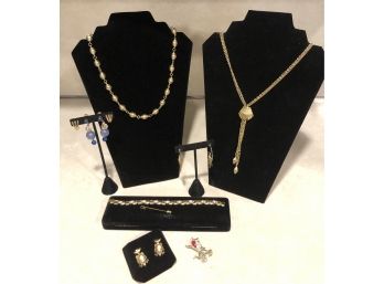 Goldtone Fashion Jewelry Collection Lot 1