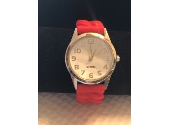 Ladies Silicone Watch - NEW & WORKING!