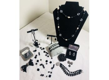 Fashion Jewelry Shades Of Black & Silver