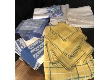 Linen Tablecloths & Napkins