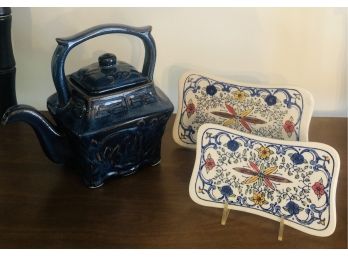 Handcrafted Glazed Ceramic Teapot & Trivets