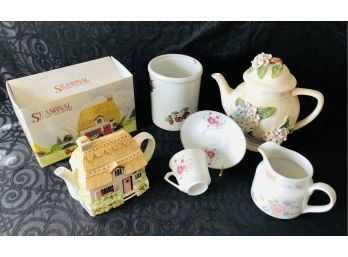 Decorative Teapots & Kitchenware