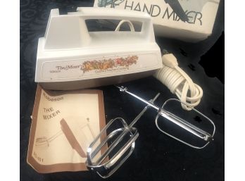 Vintage Retro Robeson Hand Mixer - NEW IN BOX!