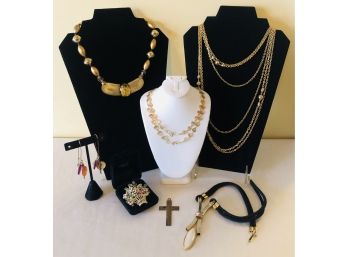 Vintage Goldtone Jewelry  Collection Lot 4