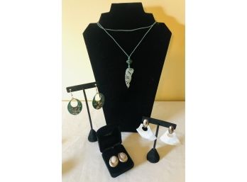Beautiful Jade Necklace & Genuine Stone Earrings