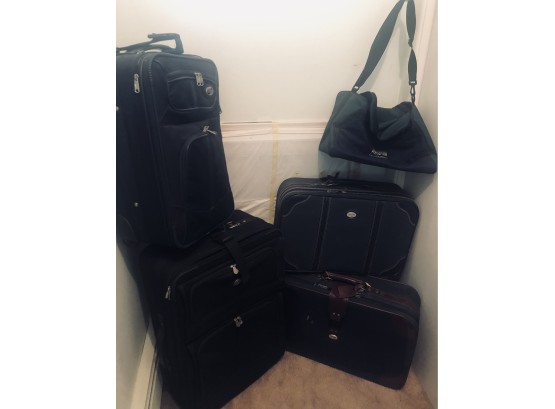 Mixed Luggage Lot