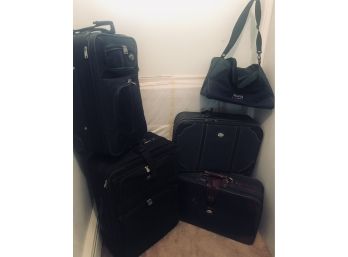 Mixed Luggage Lot