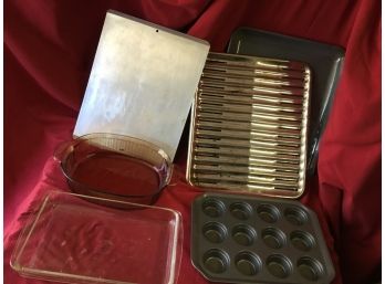 Baking And Cooking Lot Pans - Include Corning And Pyrex Size Ranges From 15' - 18'