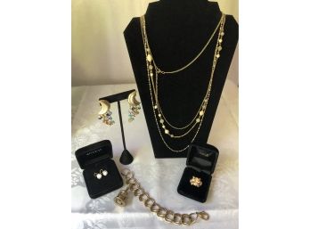 Goldtone  Fashion Jewelry Collection Lot 1