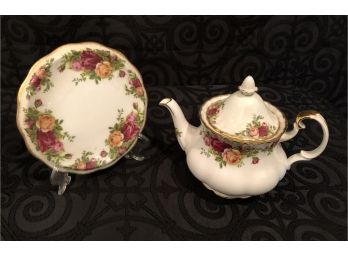 Royal Doulton Old Country Roses Teapot & Trivet