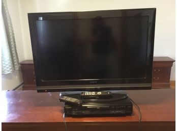 Hitachi Lcd 32' Tv And Panasonic Dvd Player
