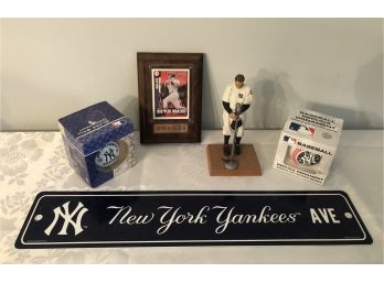 NY Yankee Collectibles Lot 2