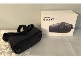 Samsung Gear VR Oculus - BRAND NEW IN BOX!