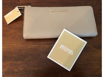Genuine Michael KORS Wallet - BRAND NEW WITH TAGS!