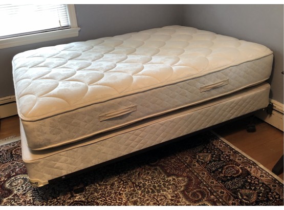 Bassett Full Size Bed