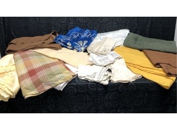 Tablecloths & Linen Napkins