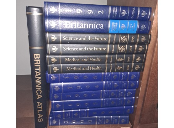 Britannica Books Lot