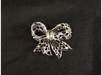 (029)  Lovely Vintage Bow  Brooch