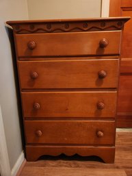 Vintage Maple Chest Of Drawers / Dresser