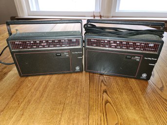 Pair Of Vintage GE Portable Radios