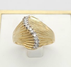 14k Yellow Gold Diamond Wave Ring Sz6