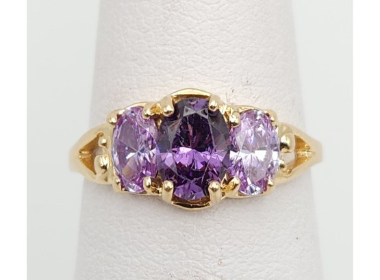 10k Yellow Gold Lavender Ice CZ Ring Size 7 --  2.63g