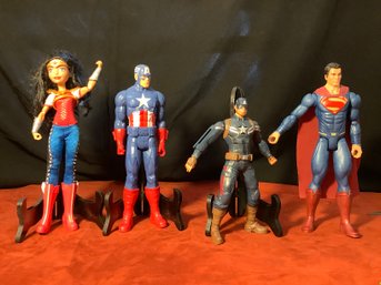 Superman,Wonder Woman & Talking Captain America Figurine