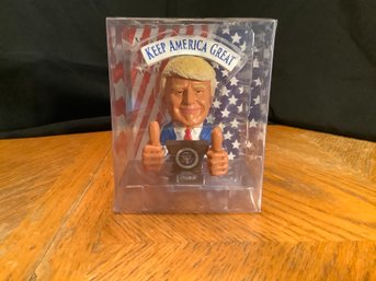 President Trump Bobble Fingers Figurine NIB