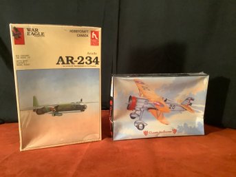New War Eagle AR-234 Jet Bomber And Curtiss Hawk II Model Kits