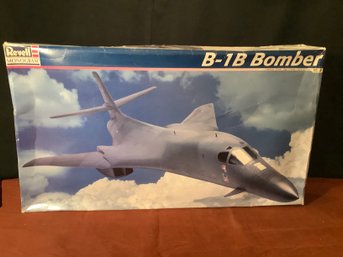 Model Military Airplane B-1B Bomber