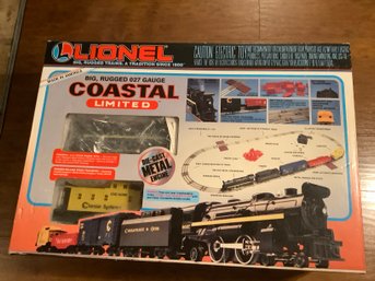Lionel Train- Trains & Track