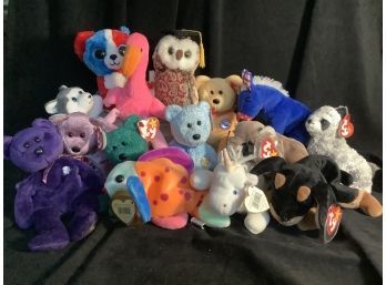 GROUPING OF 15 BEENIE BABIES