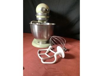 VINTAGE KITCHEN AID MIXER WITH ATTACHMENTS