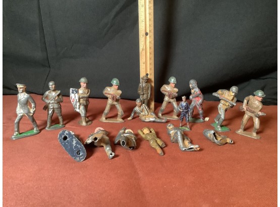 Collectible  Older Die Cast Army Pieces