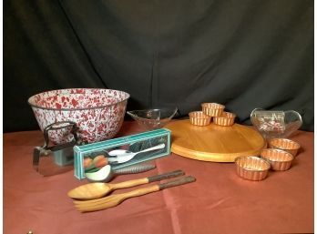 KITCHEN WARE WOOD LAZY SUSAN, WONDER BREAD KEEPERS & MORE