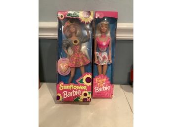 New!Two Barbie Dolls In Boxes