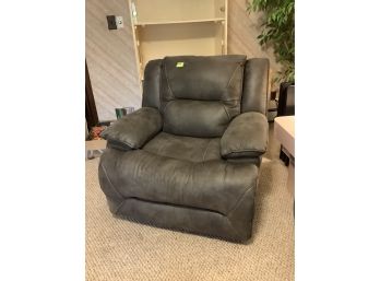 LIKE NEW POWER RECLINER/LOUNGE CHAIR