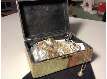 JEWELRY BOX WITH SILVER EARRINGS