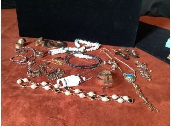 Big Lot Of Assorted Jewelry